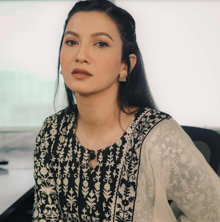 Actress Gauahar Khan ropes in charm with ethnic wear for a virtual event !