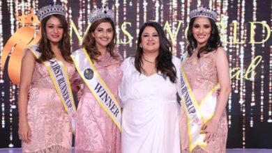 Barkha Nangia crowns Yasmin Mistry and Somya Banerjee as the Mrs. World International 2022Barkha Nangia crowns Yasmin Mistry and Somya Banerjee as the Mrs. World International 2022